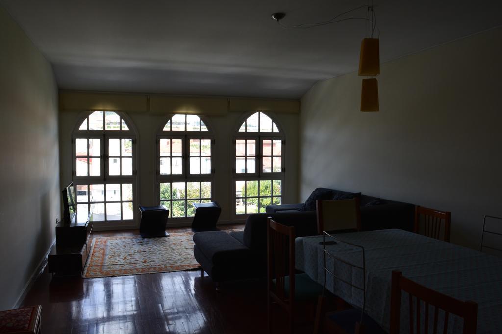 Apartment Spacious Apt. At Viana's Location