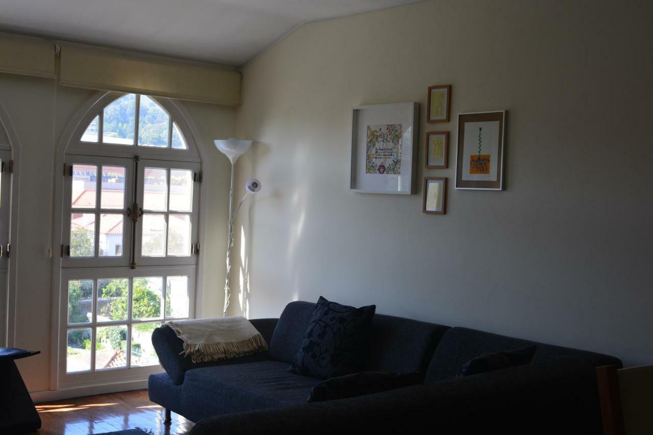 Spacious Apt. At Viana's Location Apartment *